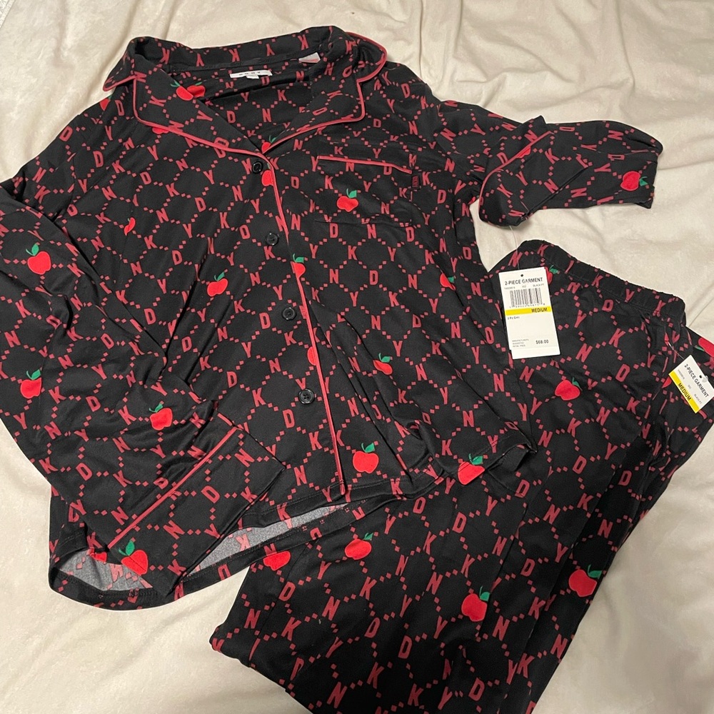 NWT DKNY black pajamas with apples